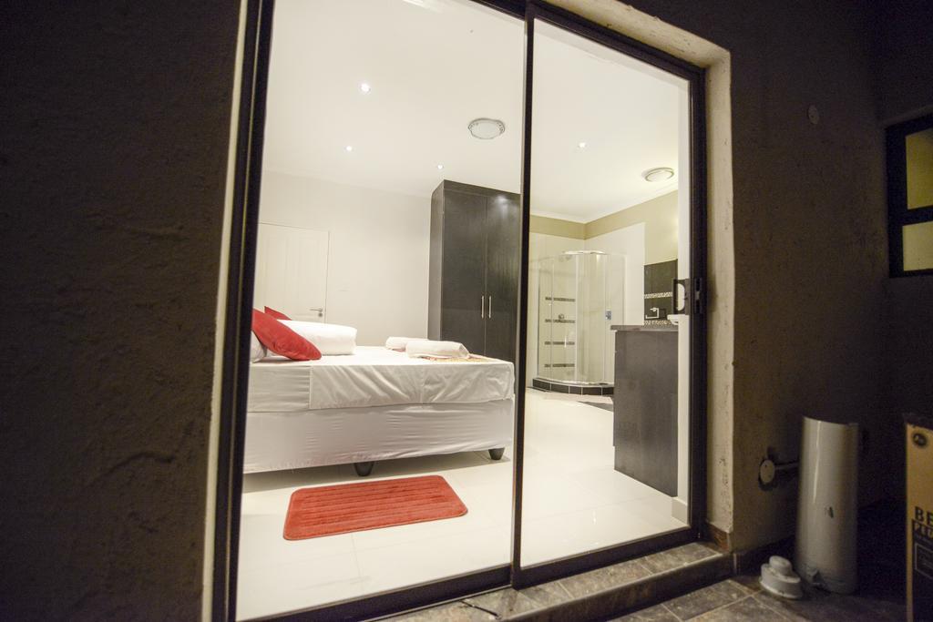 Discovery Guest House Windhoek Room photo